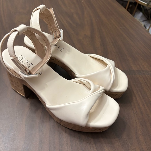 Journees collection platform ankle strap cream sandal 7 - Picture 5 of 11